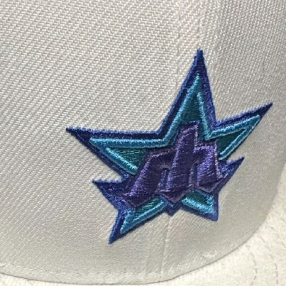 NWT [New Era] 59FIFTY Seattle Mariners Blooming White Floral Fitted Hat Sz 7 1/8 - Picture 3 of 7